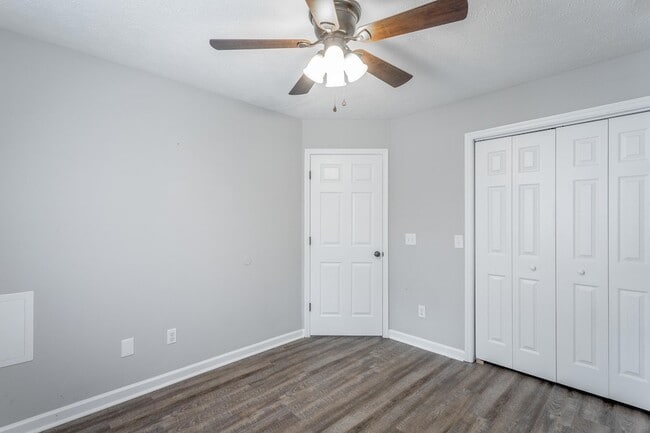 Building Photo - 17 Bama Ln