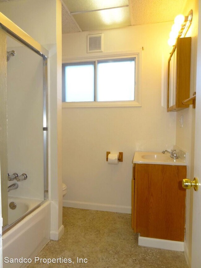 Building Photo - 4 br, 1 bath House - 3217 S Durango