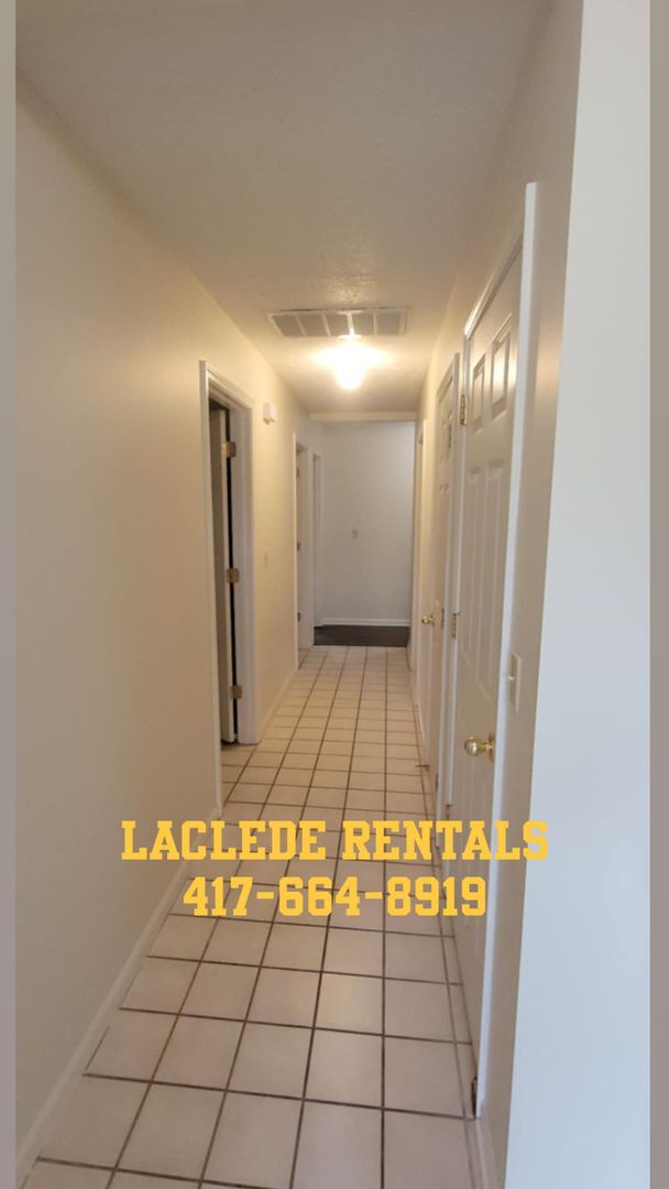 Building Photo - 2 BED 2 BATH DUPLEX FOR RENT