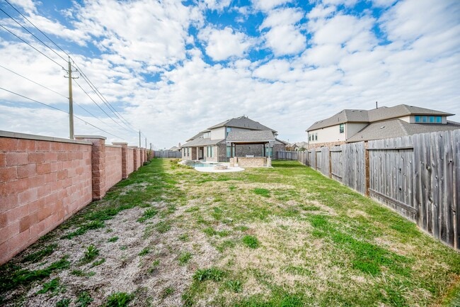 Building Photo - 6301 Superior Dr