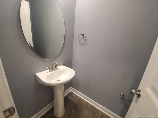 Building Photo - 1717 Cherrypoint Dr