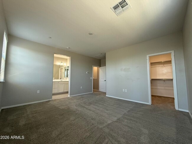 Building Photo - 2669 S Peppertree Dr
