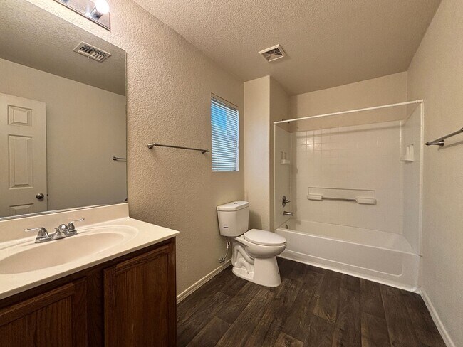 Building Photo - 1051 W Sea Lion Dr