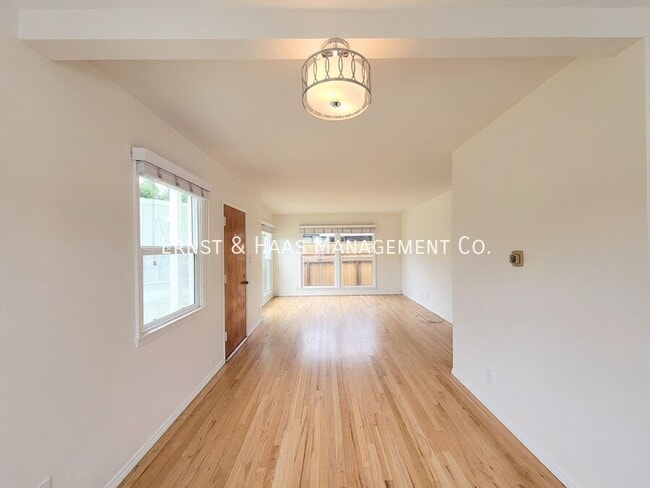 Building Photo - 3102 Ocana Ave