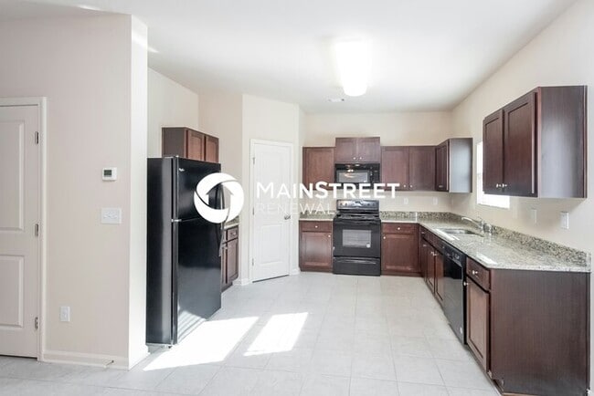 Building Photo - 4 Bedroom Pet-Friendly Home in Covington, ...