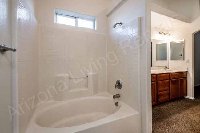 Building Photo - GORGEOUS 4 BEDROOM HOME