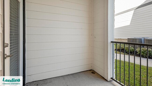 Building Photo - 12500 Shadowglen Trce