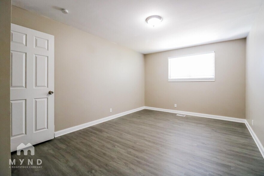 Building Photo - 5888 W Cilma Dr