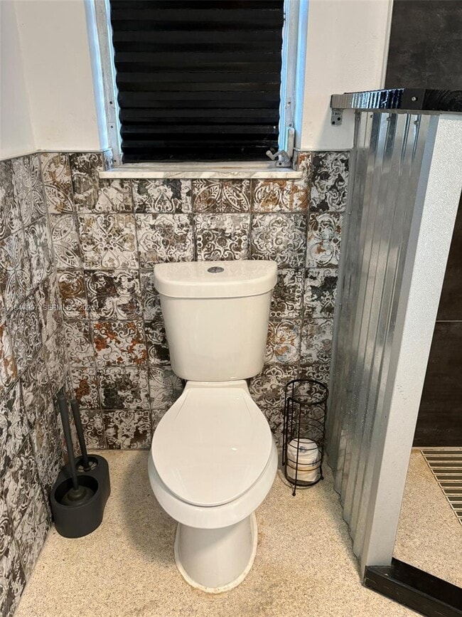 Building Photo - 6003 S Indian River Dr