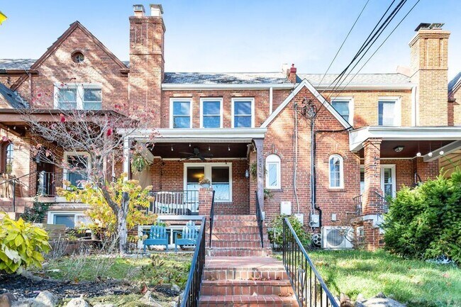 Building Photo - 5012 3rd St NW