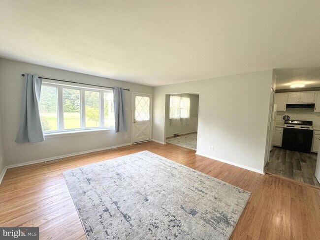 Building Photo - 310 Fish Pond Rd