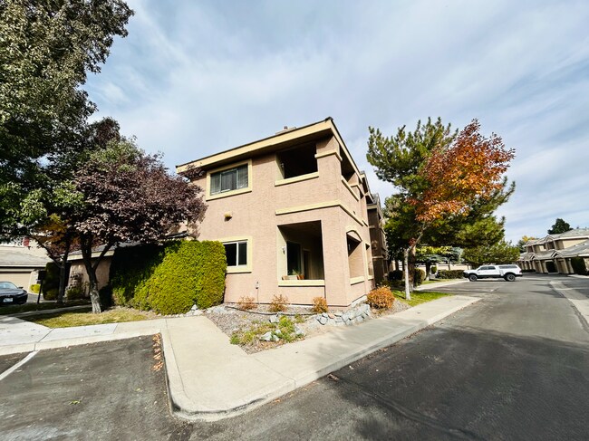 Building Photo - 900 S Meadows Pky