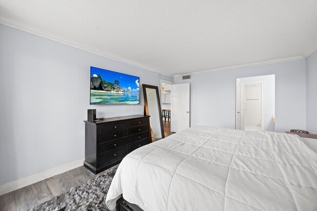 Building Photo - 5301 NW 2nd Ave