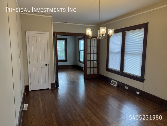 Building Photo - 1729 Moorman Ave NW