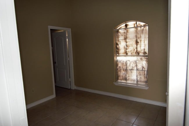 Building Photo - 312 Begona Ct