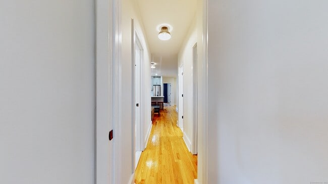 Building Photo - 86 Edwards St