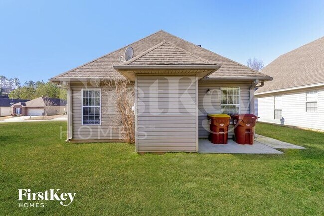 Building Photo - 261 St John Dr