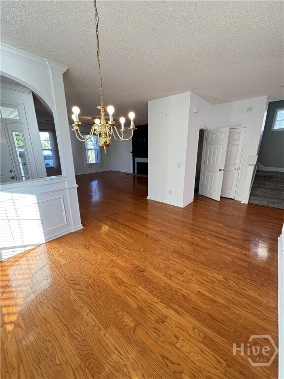 Building Photo - 4 Greatwood Wy