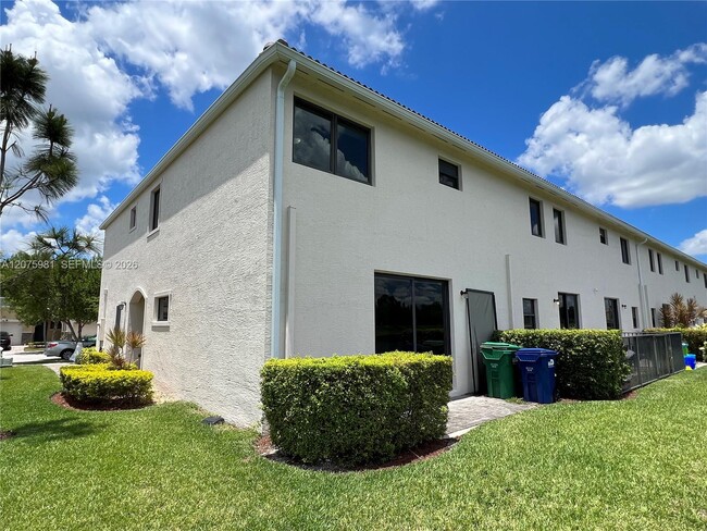 Building Photo - 465 NE 194th Terrace