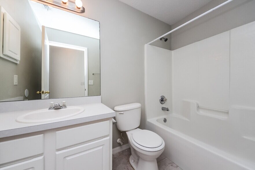 Building Photo - 1365 Dunbarton Ct