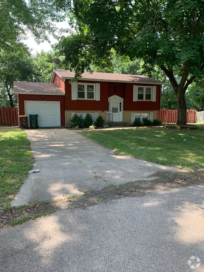 Building Photo - 809 Pettit Ct