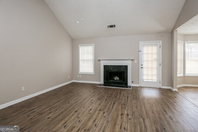 Building Photo - 827 New England Ct