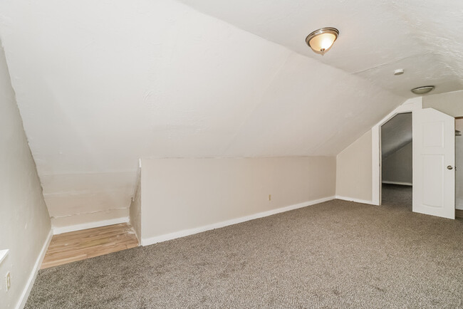 Building Photo - Cozy Charm Meets Natural Light – 2-Bed in ...