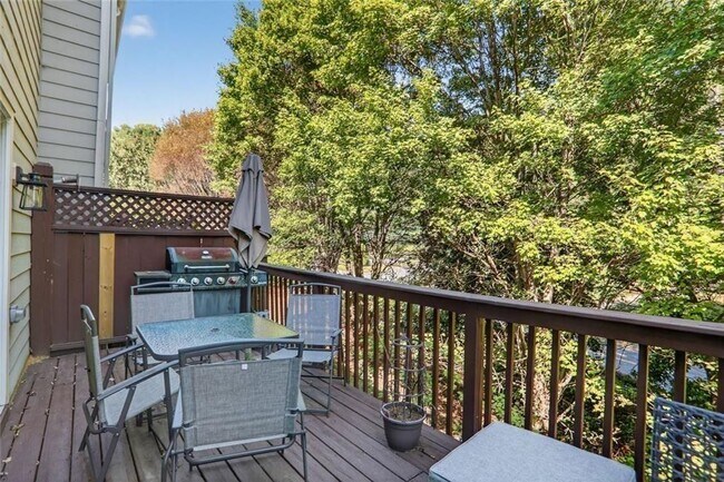 Building Photo - 2331 Towneheights Terrace SE