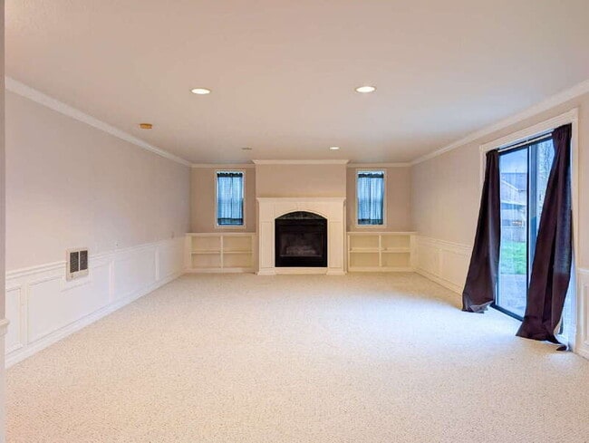 Building Photo - 4304 83rd Ave NE