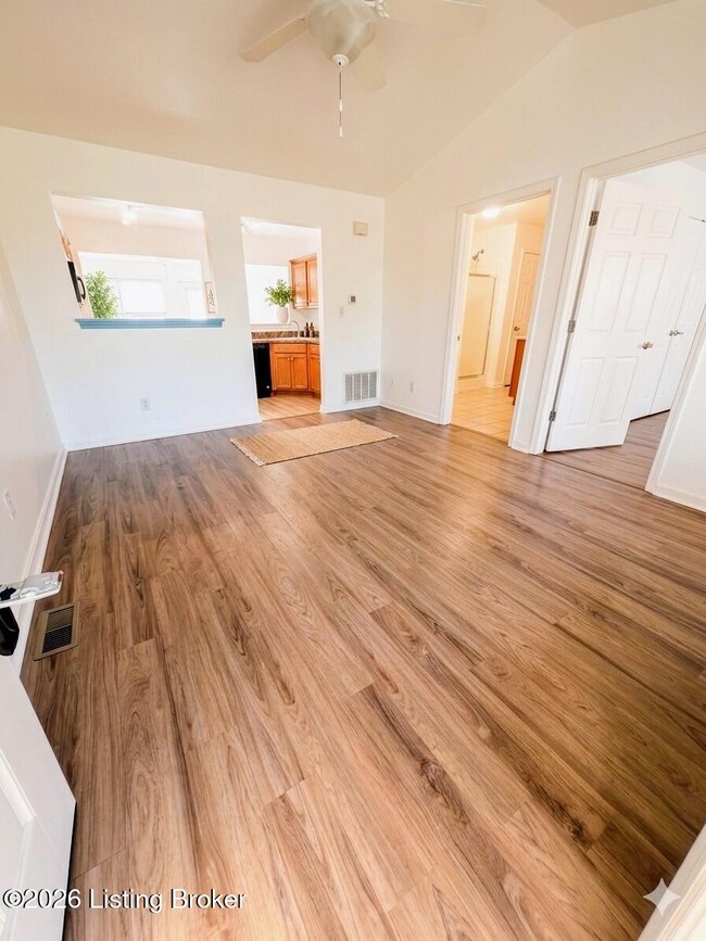 Building Photo - 3802 Falcon Crest Dr