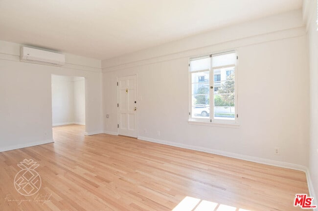 Building Photo - 1069 S Holt Ave