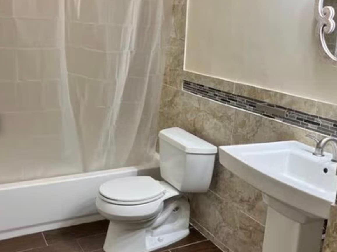 Building Photo - 306A Kelly Cv