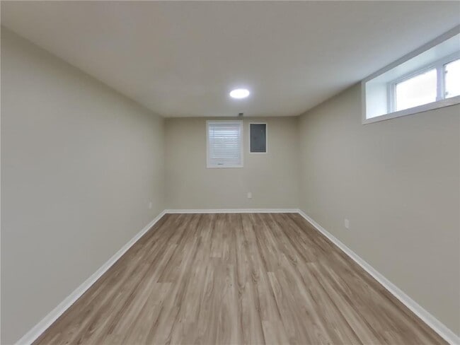 Building Photo - 416 S Olive St