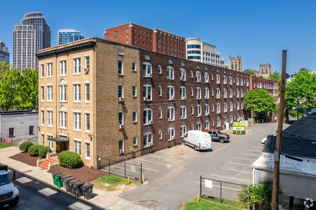 Building Photo - 508 N Tryon St