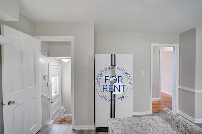 Building Photo - 708 Fremont St