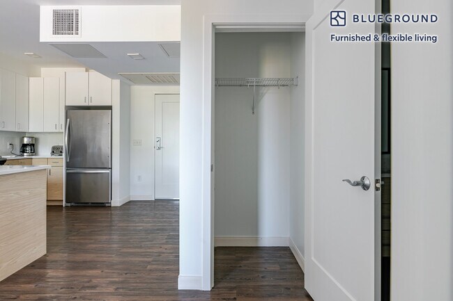 Building Photo - 845 Washington St