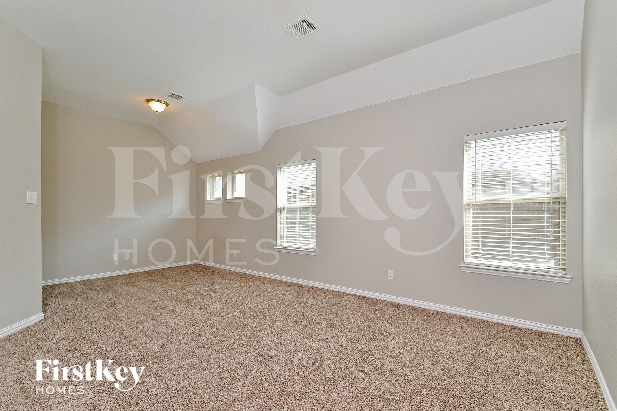 Building Photo - 1413 Heather Ln