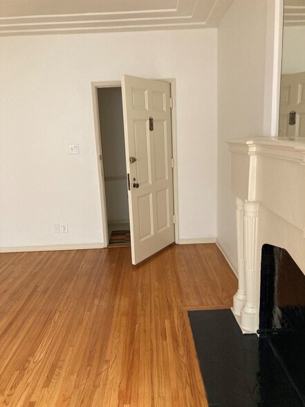 Building Photo - 6168 W Olympic Blvd