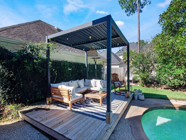 Building Photo - 25 Cokeberry St