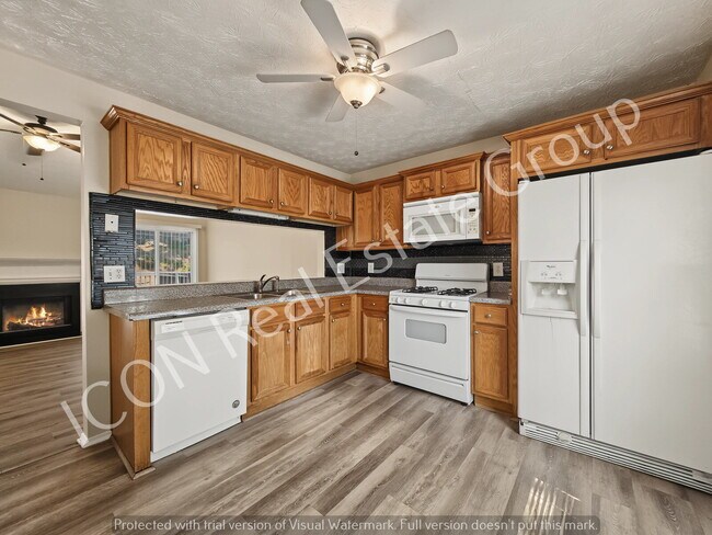 Building Photo - 3 or4-Bed Family Home in Marietta with Spacious Layout & 2.5 Baths with fenced yard and cul de sa...