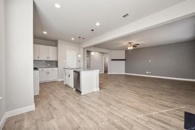 Building Photo - 15812 Culford Ln