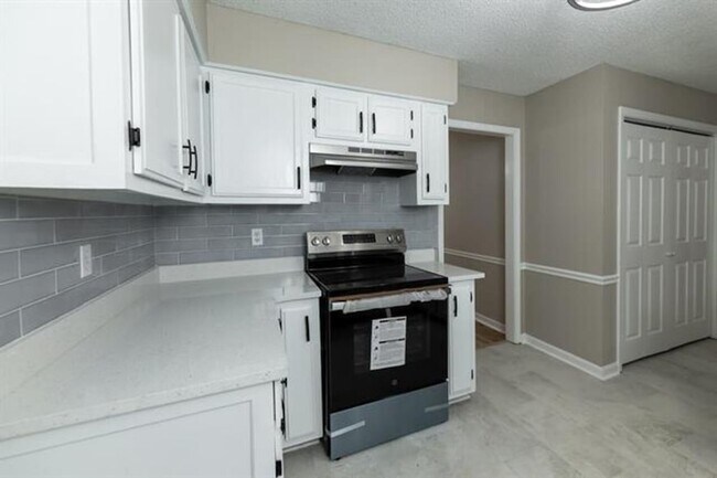 Building Photo - 9102 Valkrie Ln