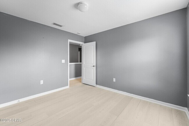 Building Photo - 7119 Riverbrooke St