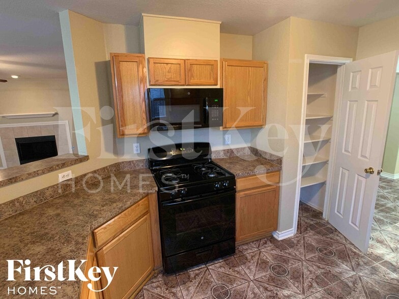 Building Photo - 9342 Bowmore Ct