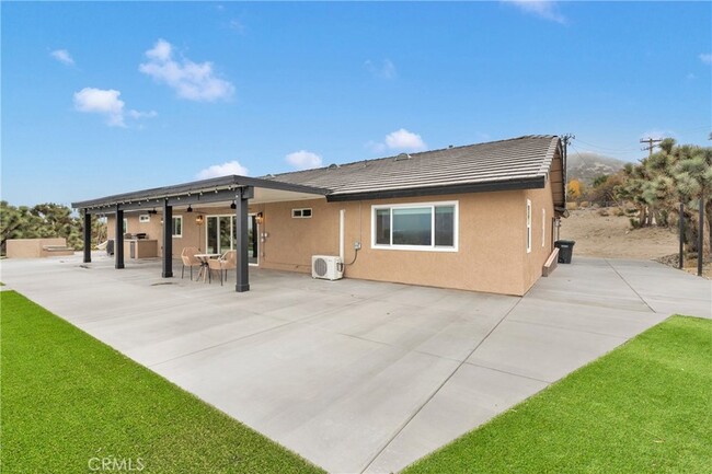 Building Photo - 2128 Pheasant Rd