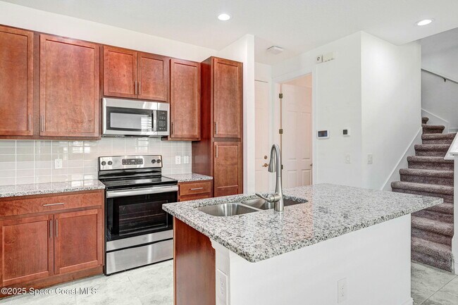 Building Photo - 1475 Isabella Dr