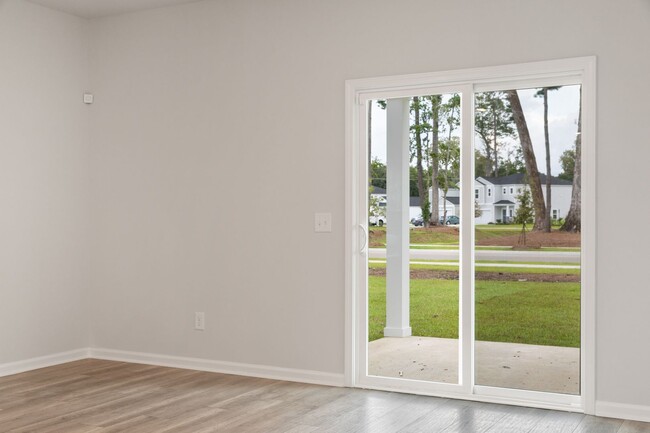 Building Photo - Beautifully Renovated Home in West Ashley