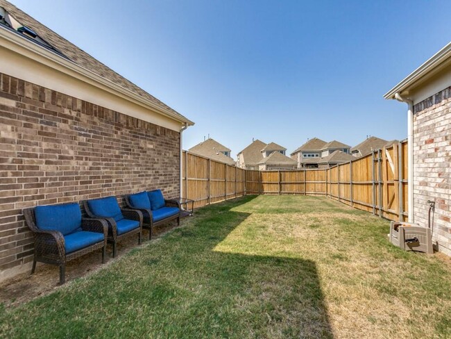 Building Photo - 337 Gleneagles Dr