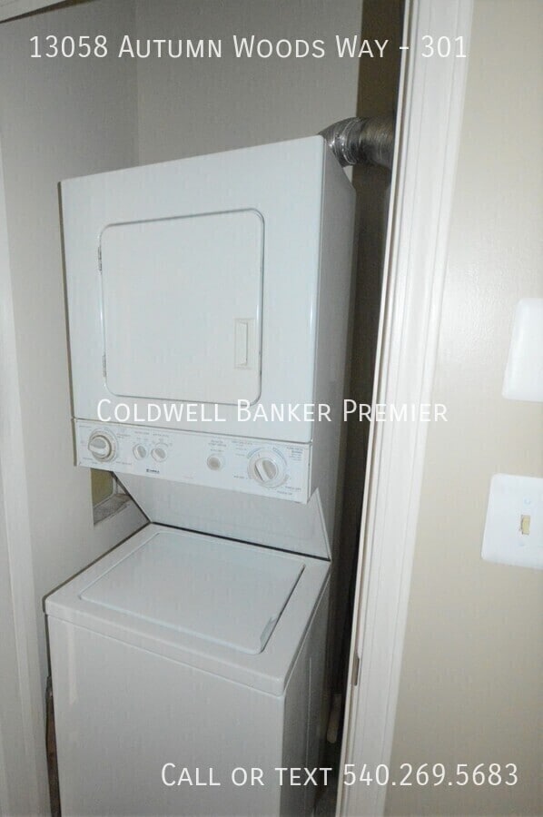 Building Photo - 13058 Autumn Woods Way