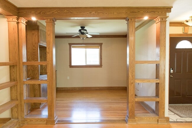 Building Photo - 9010 Linkmeadow Ln